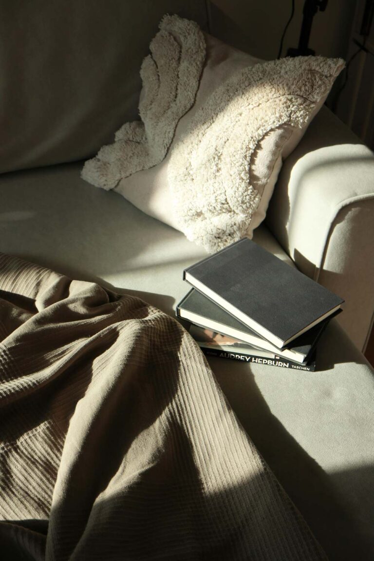 Home Sanctuary: Creating Cozy Spaces